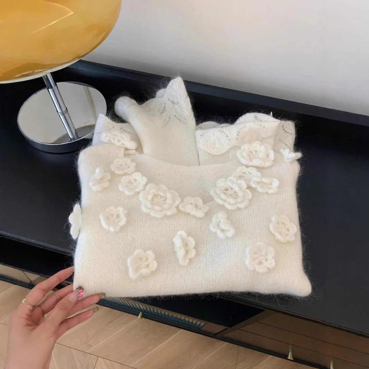 Autumn of 2026 The New Solid-color Pullover The Waxy Knitted Sweater Is Worn Outside Lazy Style High-end Top Design Sense Niche