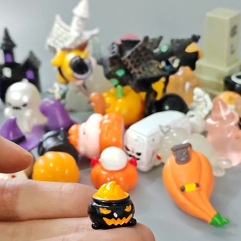 Halloween Decor Figurines Mini Fairy Garden Miniature Pumpkin Ghost Vampire Pumpkin Bus Ghost Witch Castle Skeleton Kid Gift