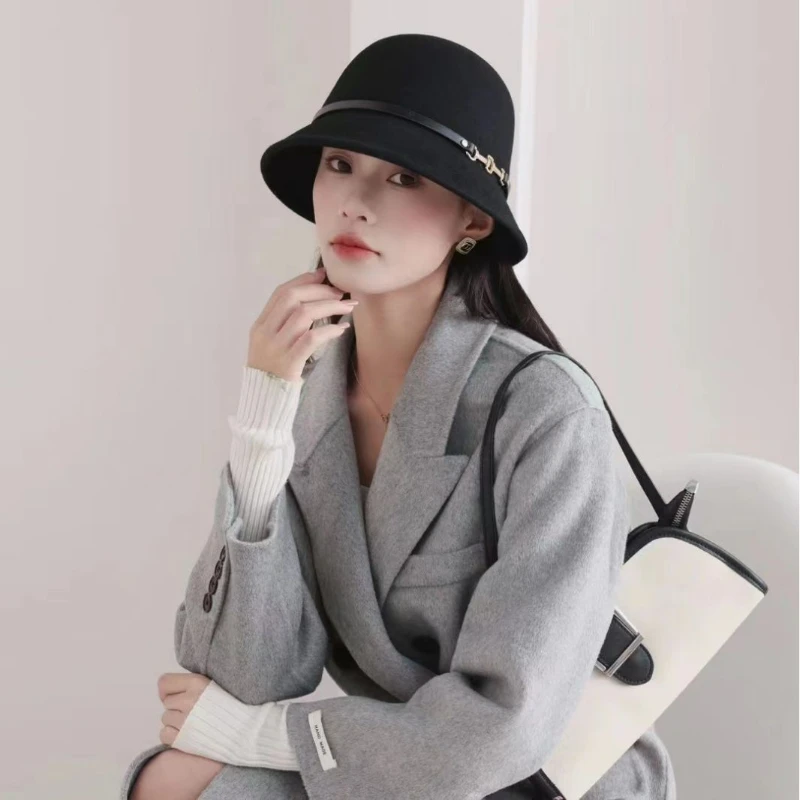 

Autumn-winter wool felt hat women's fashion metal button Bucket hat Solid color vintage bowler hat French wool fashion hat trend