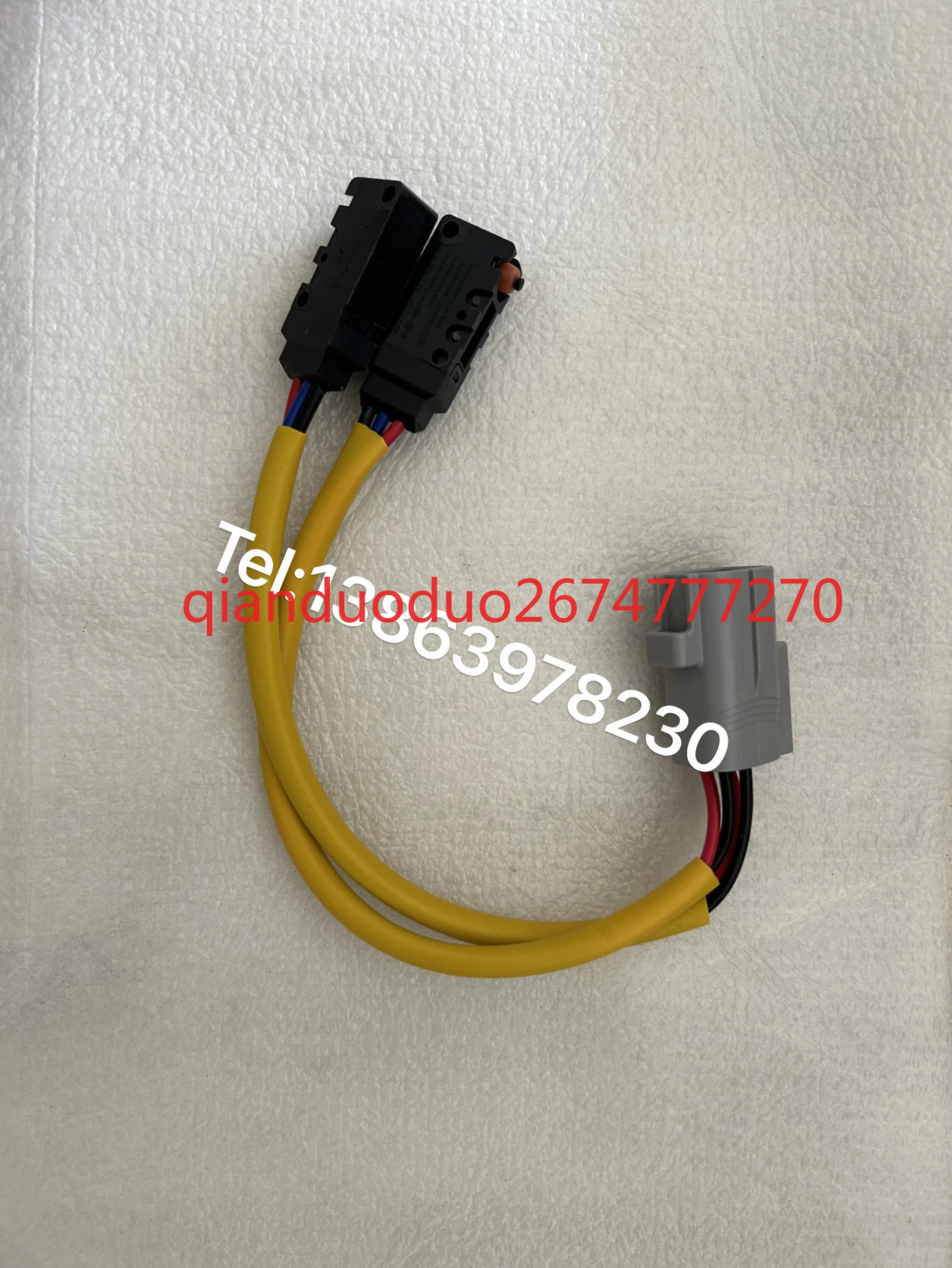 

Suitable for Toyota Forklift Parts 7FB15-30 Multi-way Valve Tilt Switch Micro Switch