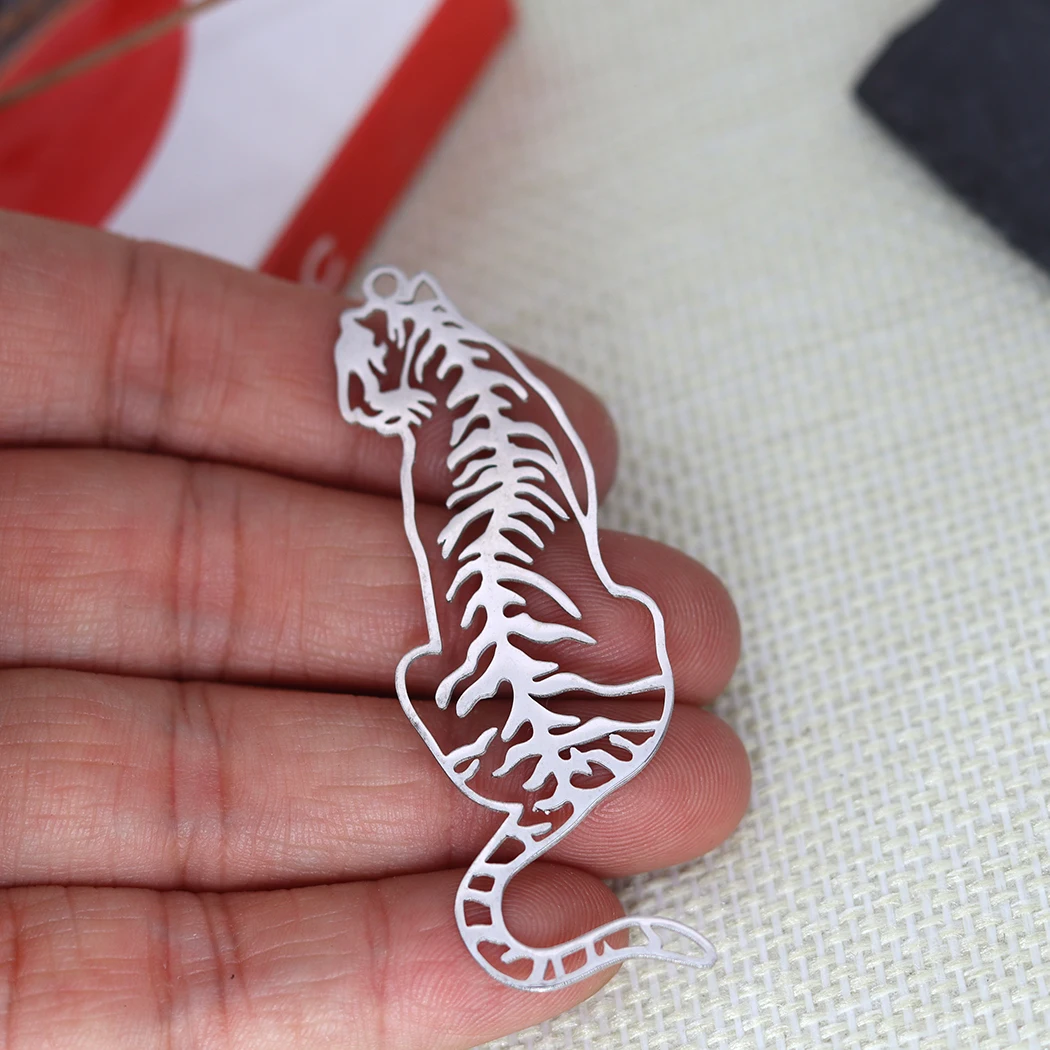 3PCS  Cut-out vintage tiger pendant  DIY Stainless Steel Gift For Women Men Charm Pendant For Bracelet Jewelry Findings