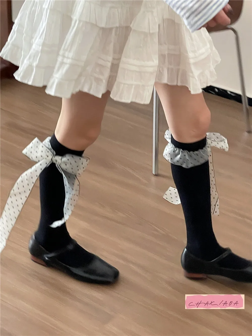 Japońskie słodkie i urocze skarpetki w stylu JK, proste, uniwersalne, z koronką, w kropki, z koronkowym paskiem, lolita, skarpetki do połowy łydki, średniej długości, dla dzieci.