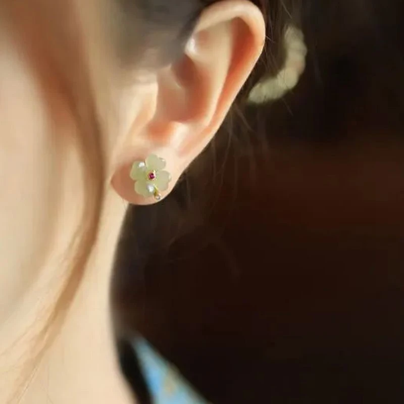 Lucky Four-Leaf Clover Stud Earrings Girls Hetian Jade Earrings Retro Design Jade Earrings Eardrops Gift