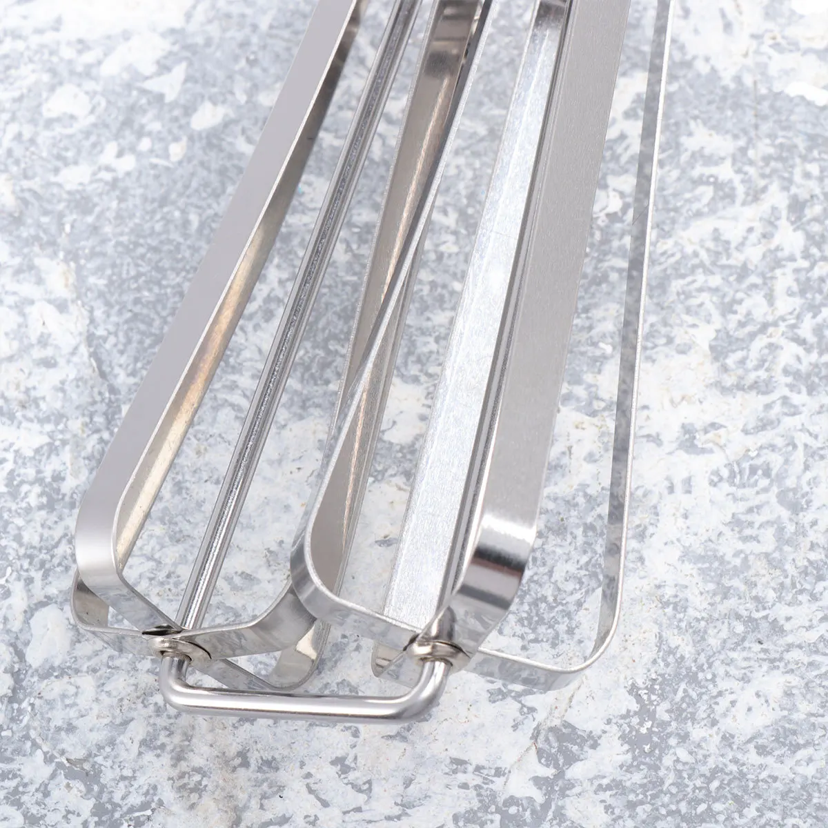 

Spiral Stainless Steel Egg Beater Hand Whisk Kitchen Mixer White Ergonomic Grip Sauce Pancake Mix Tool Egg Stainless Steel Whisk