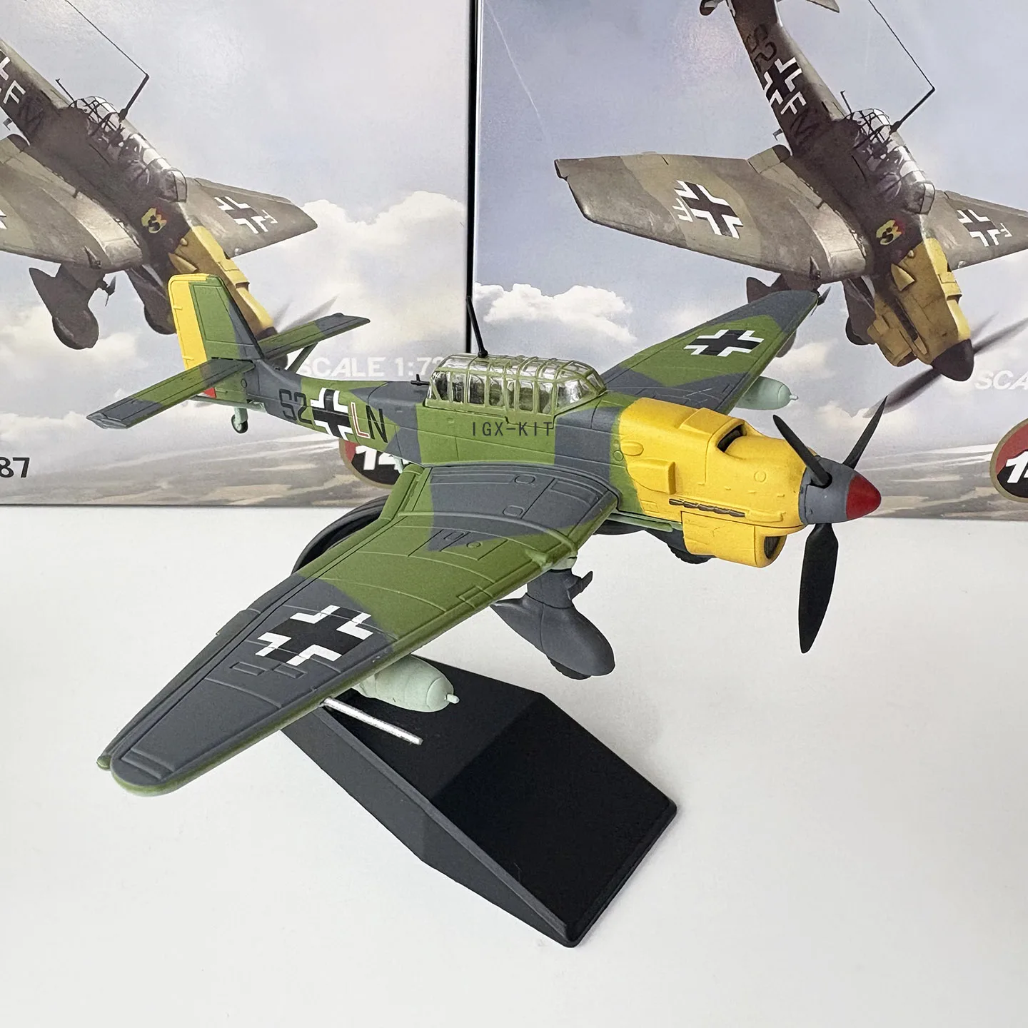 Diecast 1/72 escala alemán Junkers Stuka JU-87 JU87 bombardero avión de combate Metal modelo de avión juguete para niños