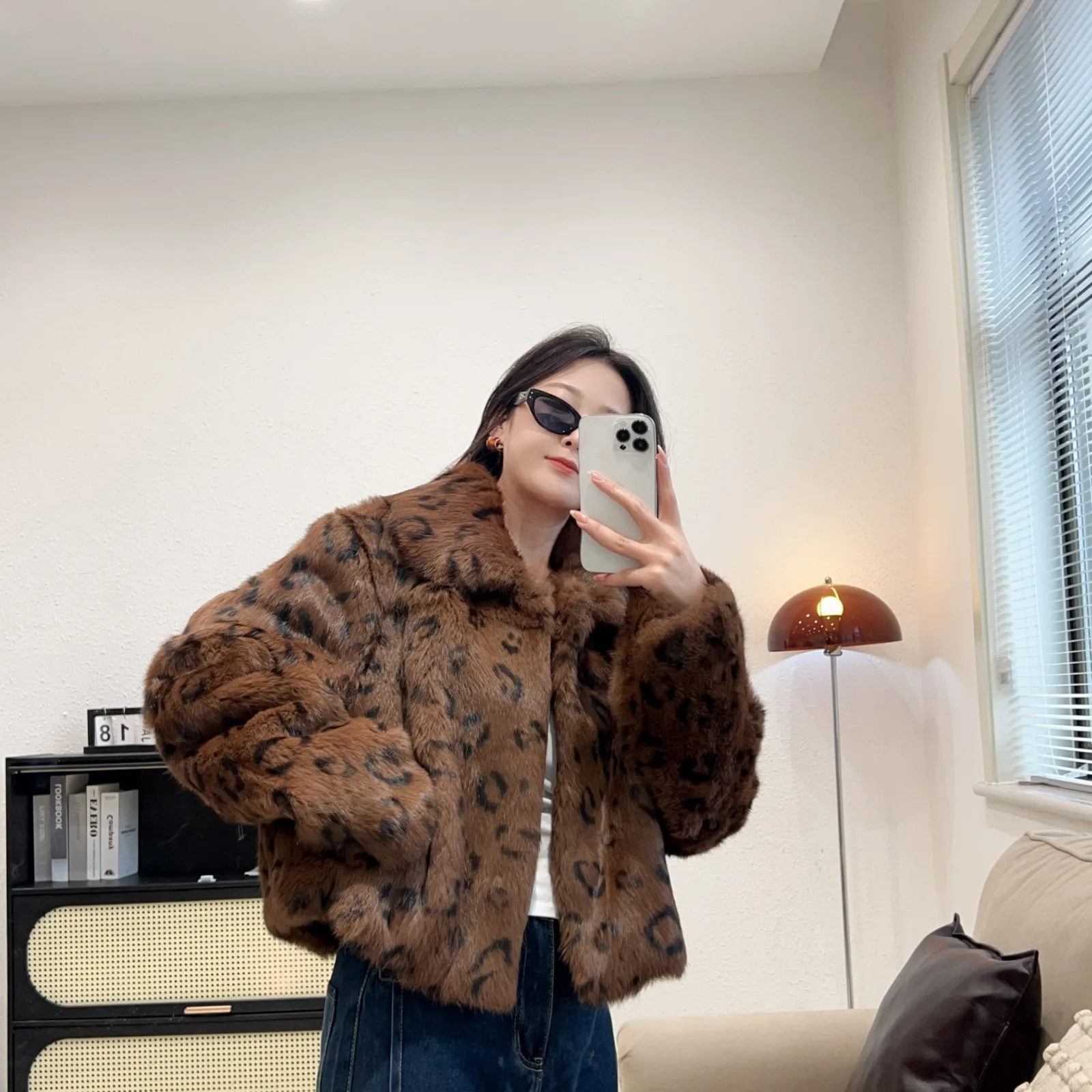 Luxuriöser Echtkaninchenfellmantel für Damen, Braun mit Leopardenmuster, Winter-Warmjacke aus Naturfell, Modischer Outdoor-Kurzmantel, Dick und Flauschig – Detail 3