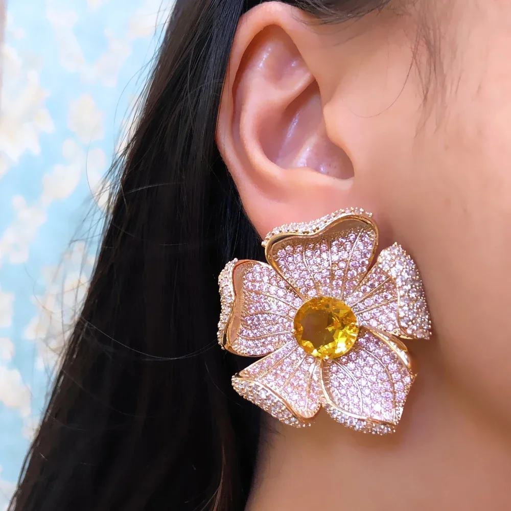 

Soramoore Luxury Big Bloom Flower Earrings For Women Wedding Party CZ Engraving Dubai Bridal Earrings Fashion Jewelry