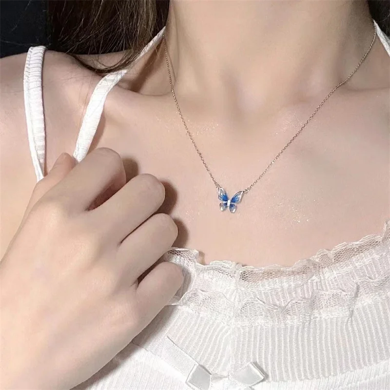 Korean Version Acrylic Butterfly Pendant Necklace for Women Gold Color Butterfly Necklace Simple Elegant Jewelry Wholesale