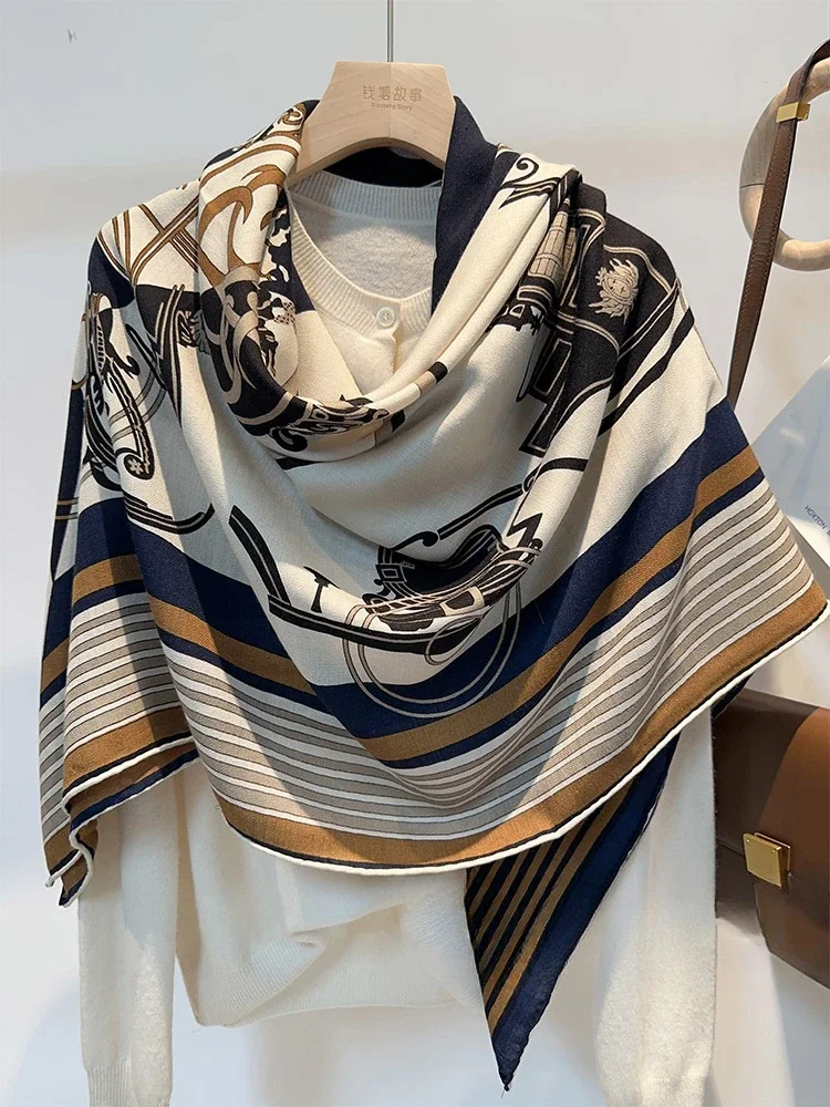 

The beauty of oblique fight! High-end silk wool scarves are versatile for women in autumn and winter