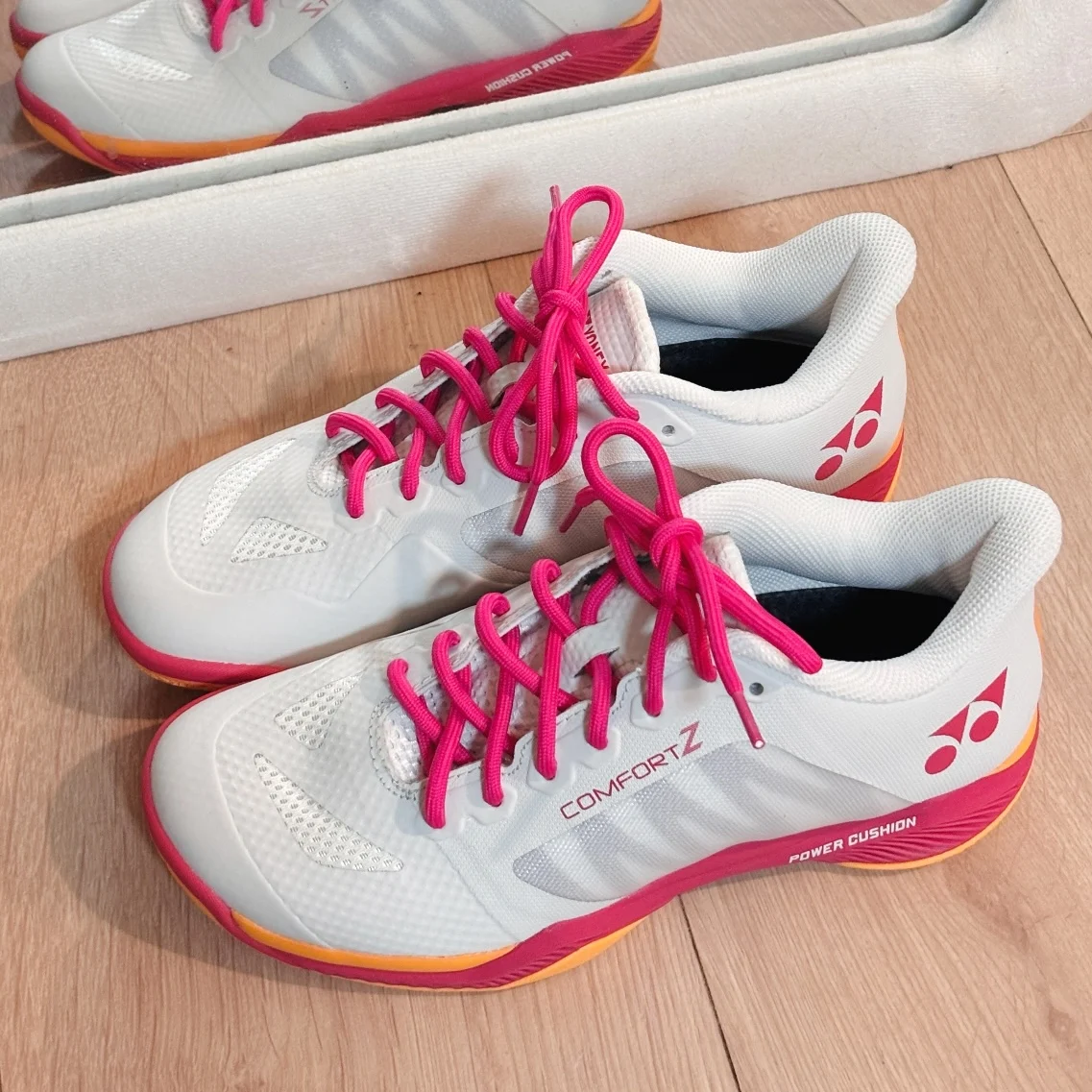 tenis-unissex-de-badminton-conforto-z3-com-cadarcos-meio-circulo-cor-branco-arroz-acessorios-de-calcados-esportivos-e-f