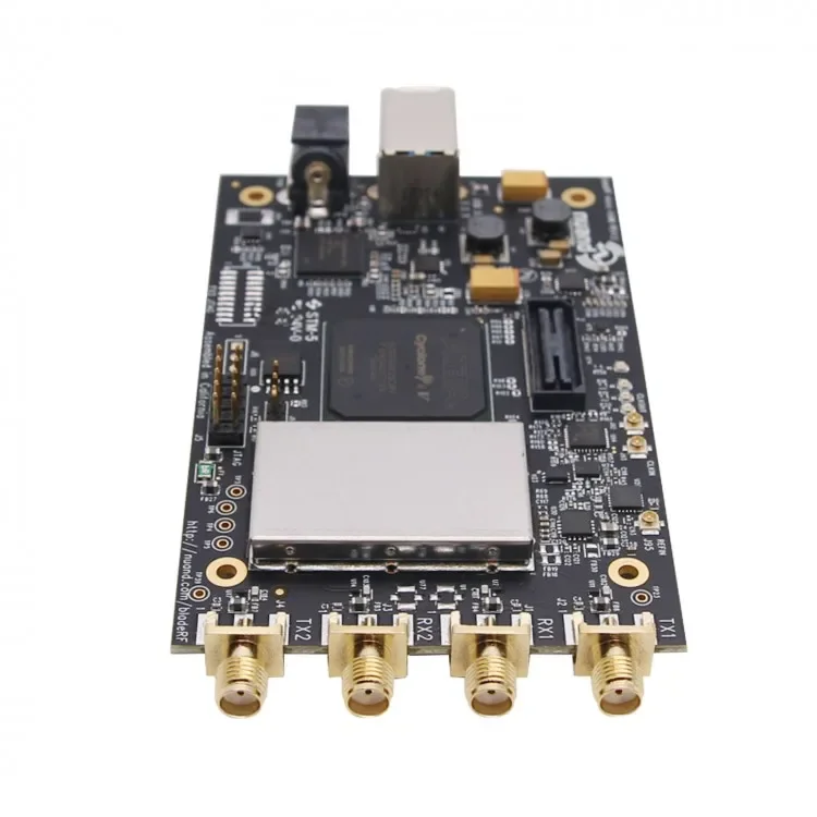 

Blade 2.0 Micro xA9 SDR Board Development Board 47MHz-6GHz USB3.0