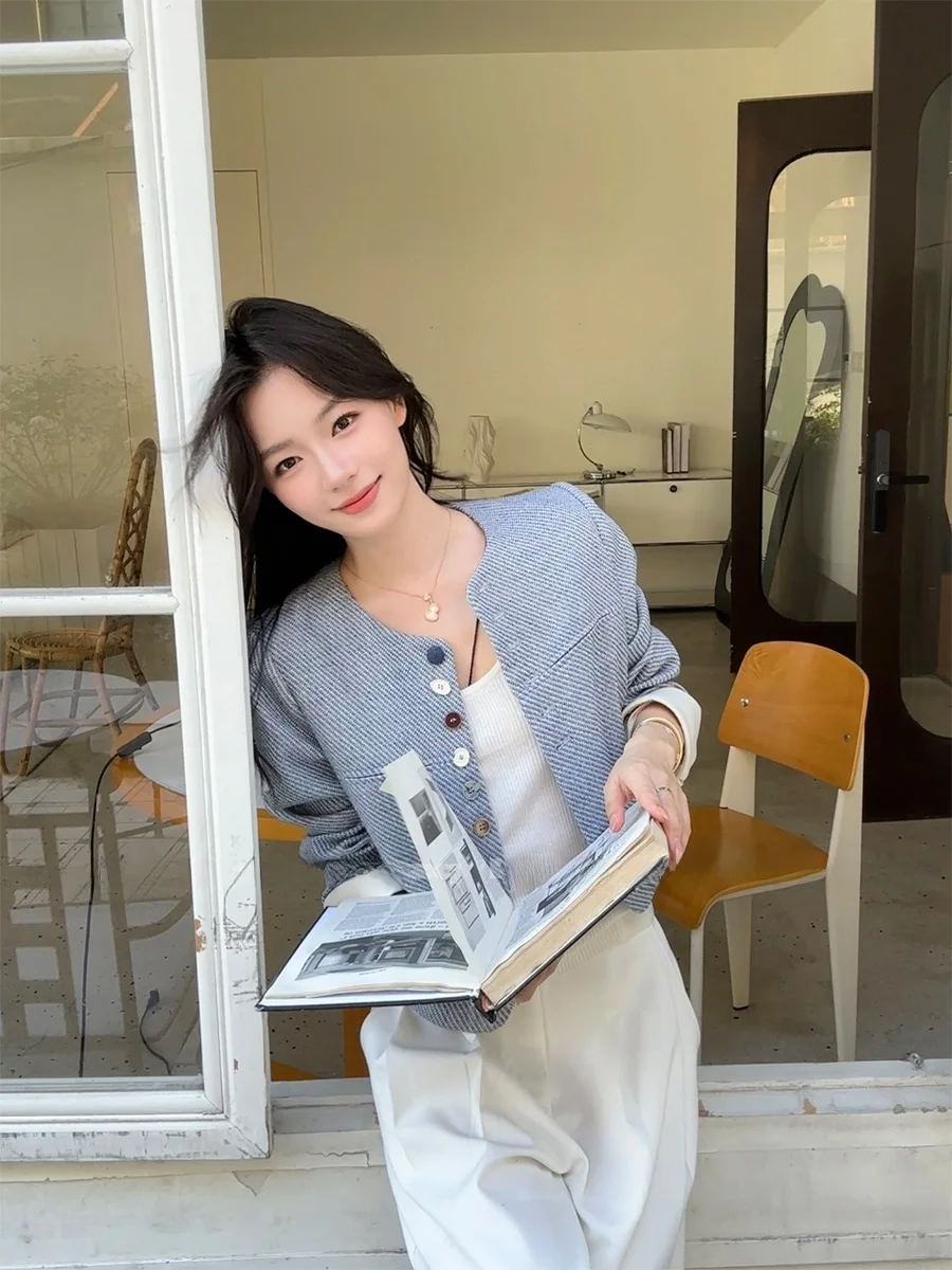 

Джинсовая повседневная куртка Ele: уникальный дизайн, стильная верхняя одежда для отдыха, из полиэстера, приталенный крой, круглый вырез, короткий рукав.