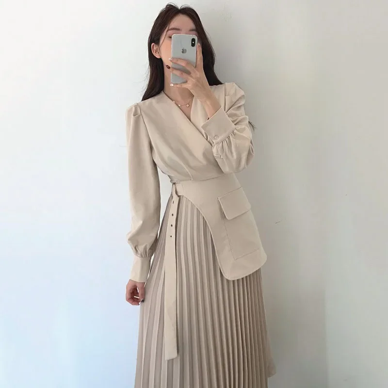 

Boreathiman 2024 New Korean Chic Niche V-Neck Fake Two-Piece Pleated Dress Combination Design Long Skirt Belt Decoration Clothes