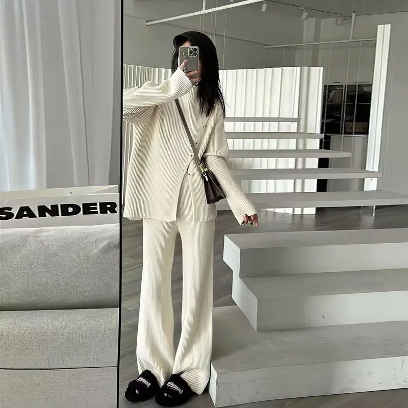 

Women's Autumn and Winter New Half-high Neck Knitted Suit, Temperament Casual Sweater and Wide-leg Pants Two-piece Set.