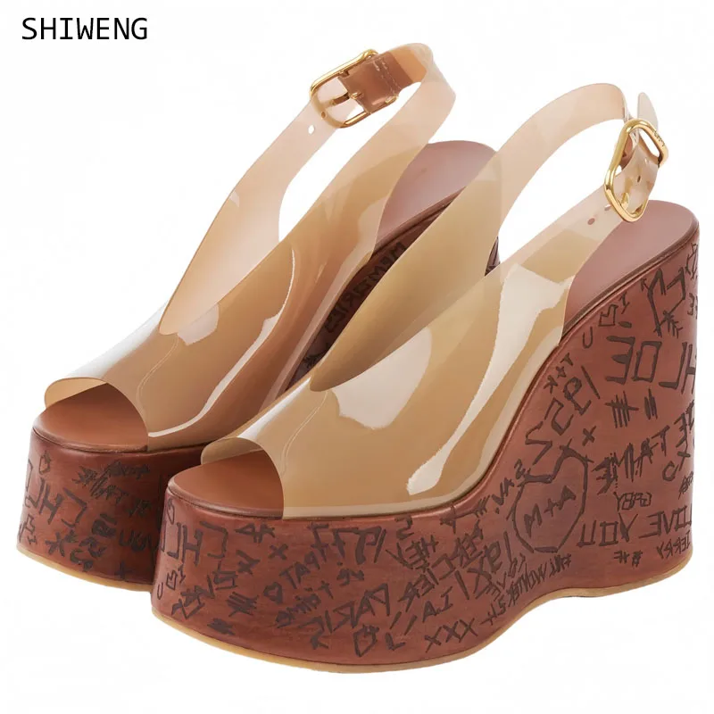 

2026 Women Nude PVC Graffiti Print Wedge Platform Sandals Peep Toe Buckle Slingback Wooden Heel Summer Beach Party Casual Shoes