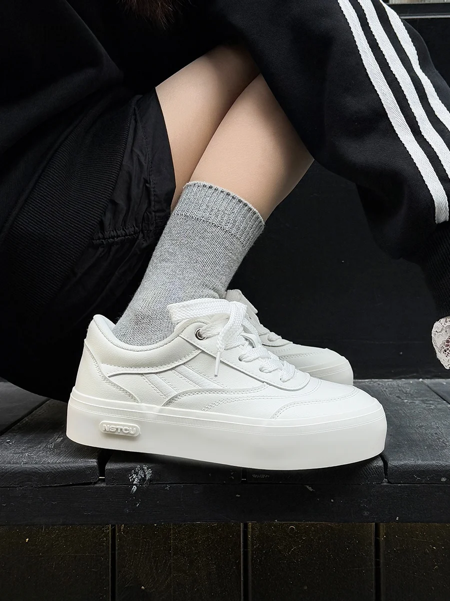 

Women's Sporty Thick-Heeled Breathable Mesh Sneakers Versatile Flat Bottom Shoes Casual Fashionable Low Cut Cross Laced