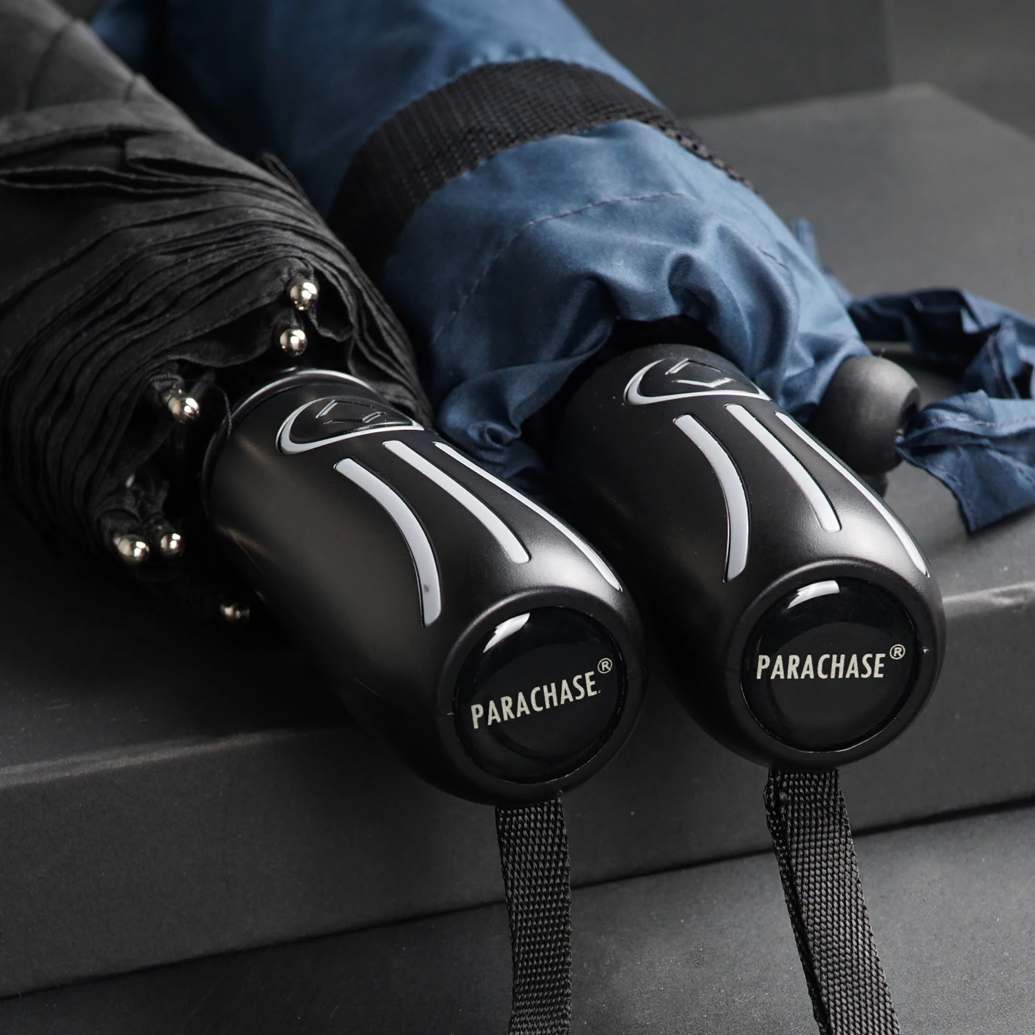 Parachase 防風大型傘 メンズ 123cm ビッグ折 - Golf Umbrella Large のレビューと価格