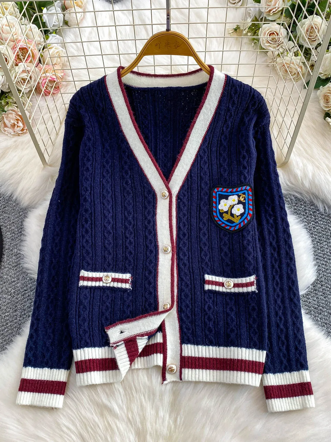 

Ele V-ne Knitted Sweater Women's Sweet Embroidered Twist Design Lightweight Single-button Casual Faion Outerwear