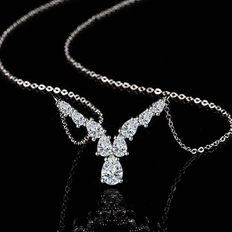 

Elegant Sparkling Teardrop Clavicle Necklace for Women, S925 Sterling Silver