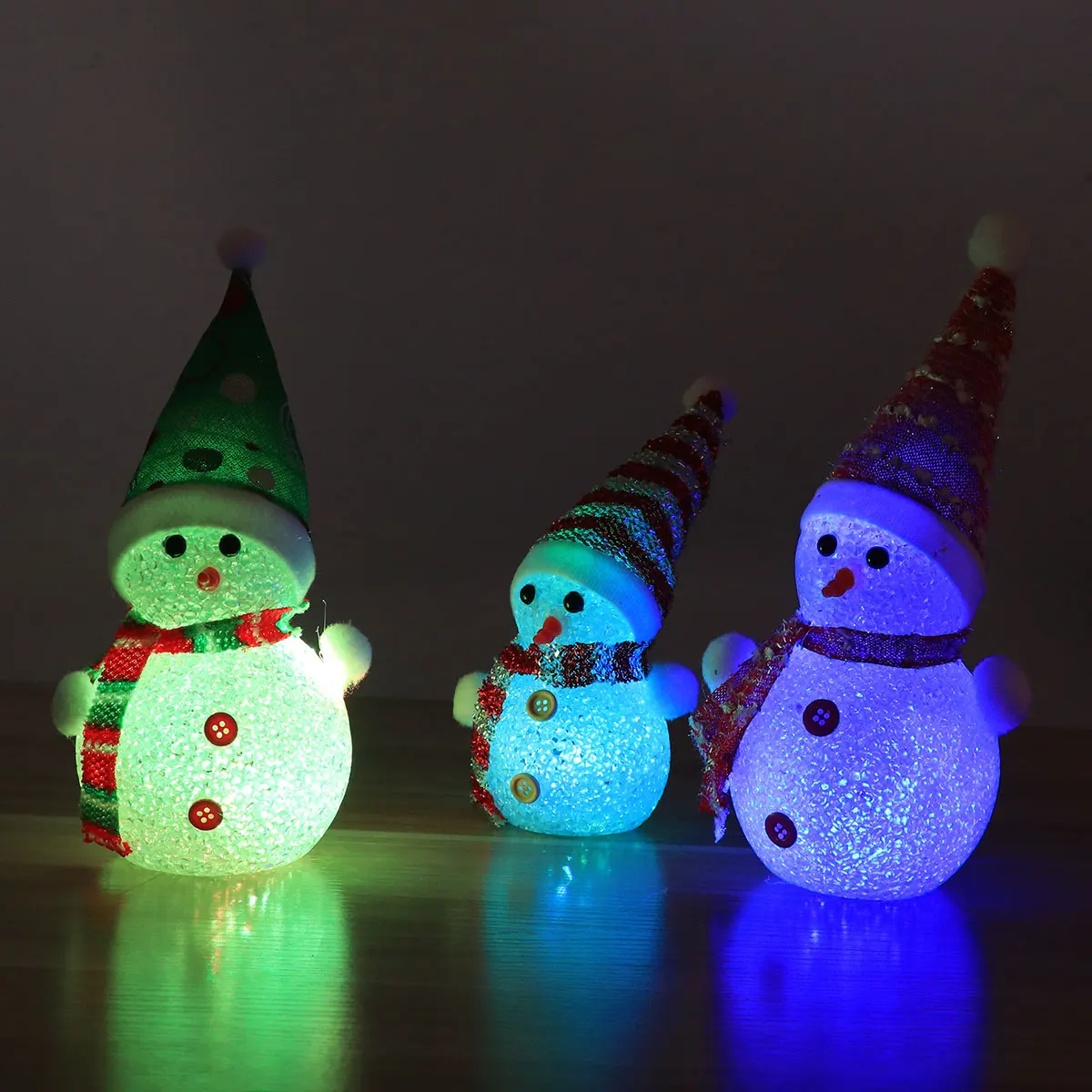 

6pcs LED Colorful Night Lights Christmas Glowing Snowman Shape Lamp LED Night Lights for Home Party Christmas Decor(Random Color
