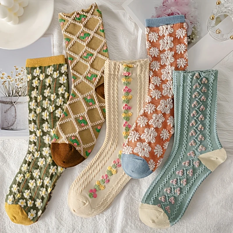 5 Paar neue Retro Relief Plant Flower Damen-Mid-Tube-Socken im Frühling und Herbst, weiche und bequeme Damen-Freizeitsocken