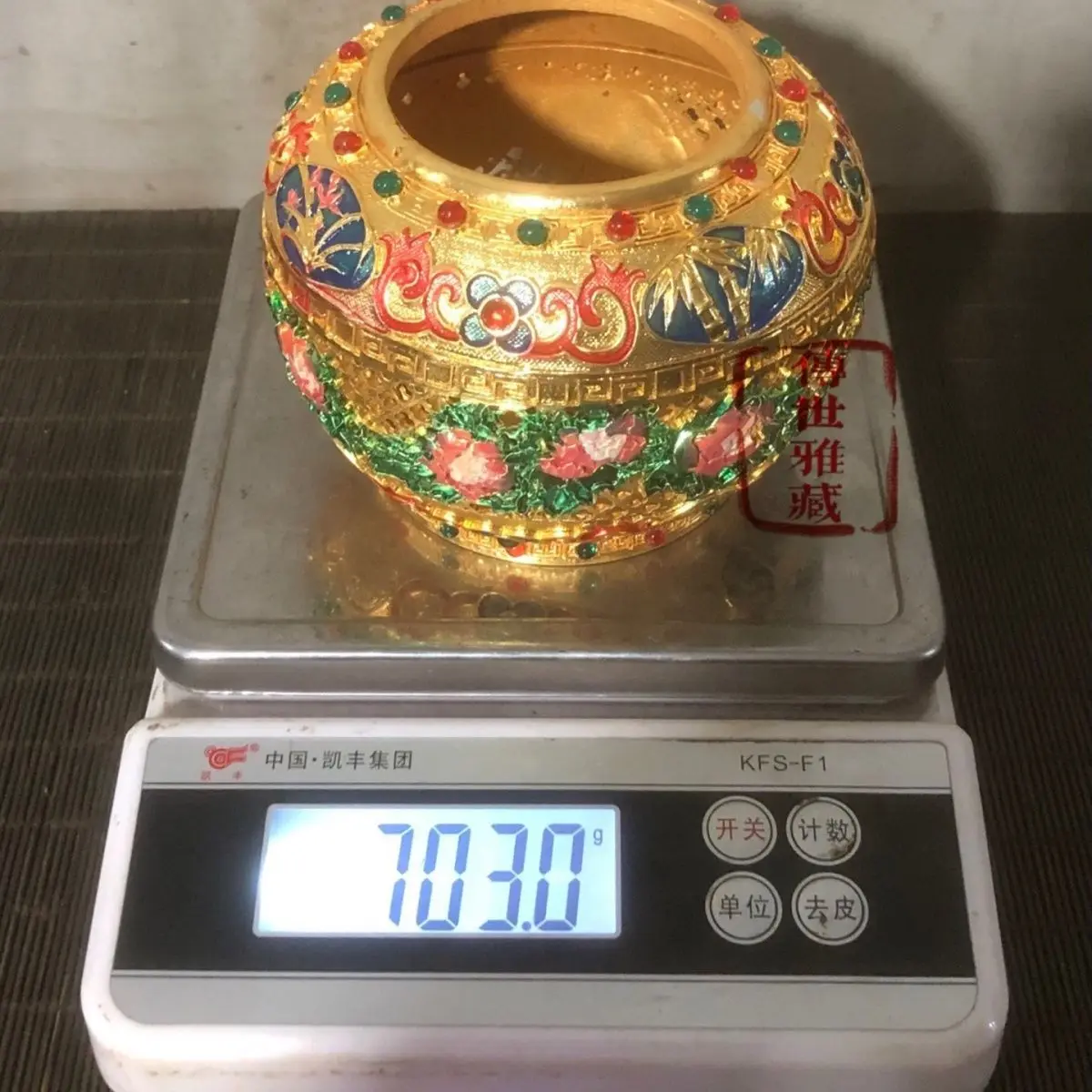 Filial brass gold-plated vase for high-end home decoration featuring dragons and phoenixes