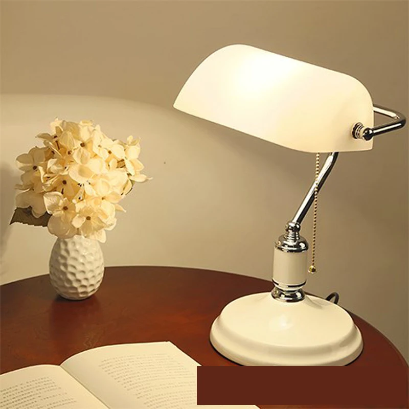 BRIGHT คลาสสิกโคมไฟตั้งโต๊ะ Creative White Design LED Vintage Glass Light Decor สําหรับห้องนอนหน้าแรก Study Office Desk