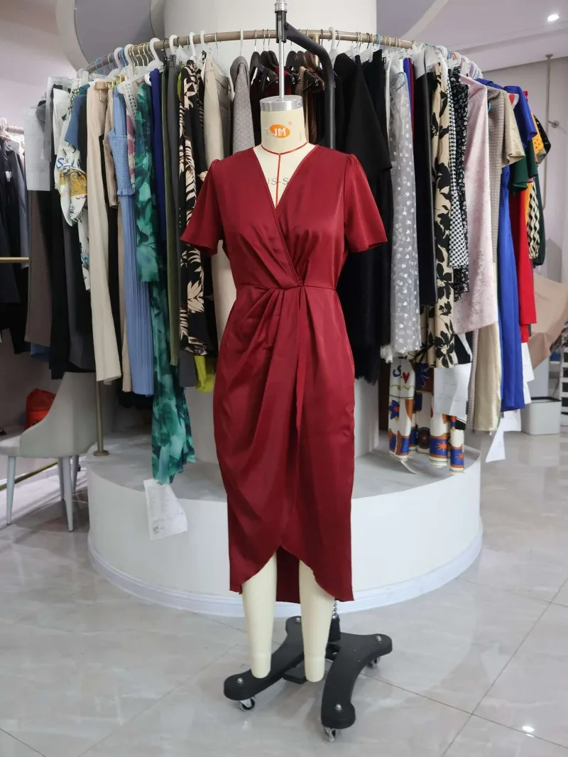 الملابس النسائية الأوروبية الأمريكية الساتان قصيرة الأكمام التفاف متابعة فستان بفتحة عنق متقاطعة الربيع الصيف تصميم الشعور تنورة طويلة غير النظامية #4