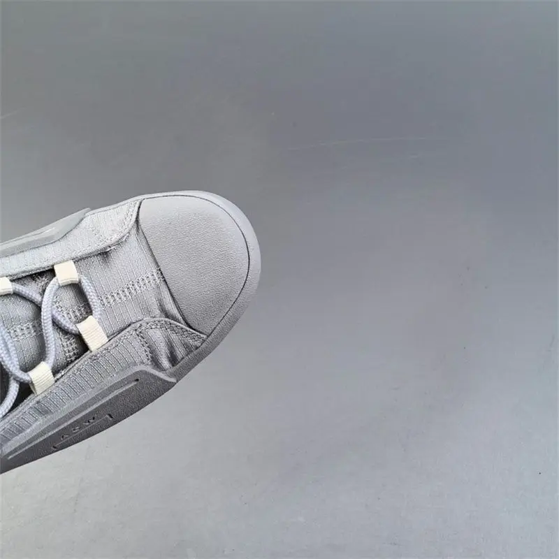 Men's Running Shoes Lightweight Sneakers Designer Sneakers Mens Breathable Casual Sneakers Anti-slip Sneakers