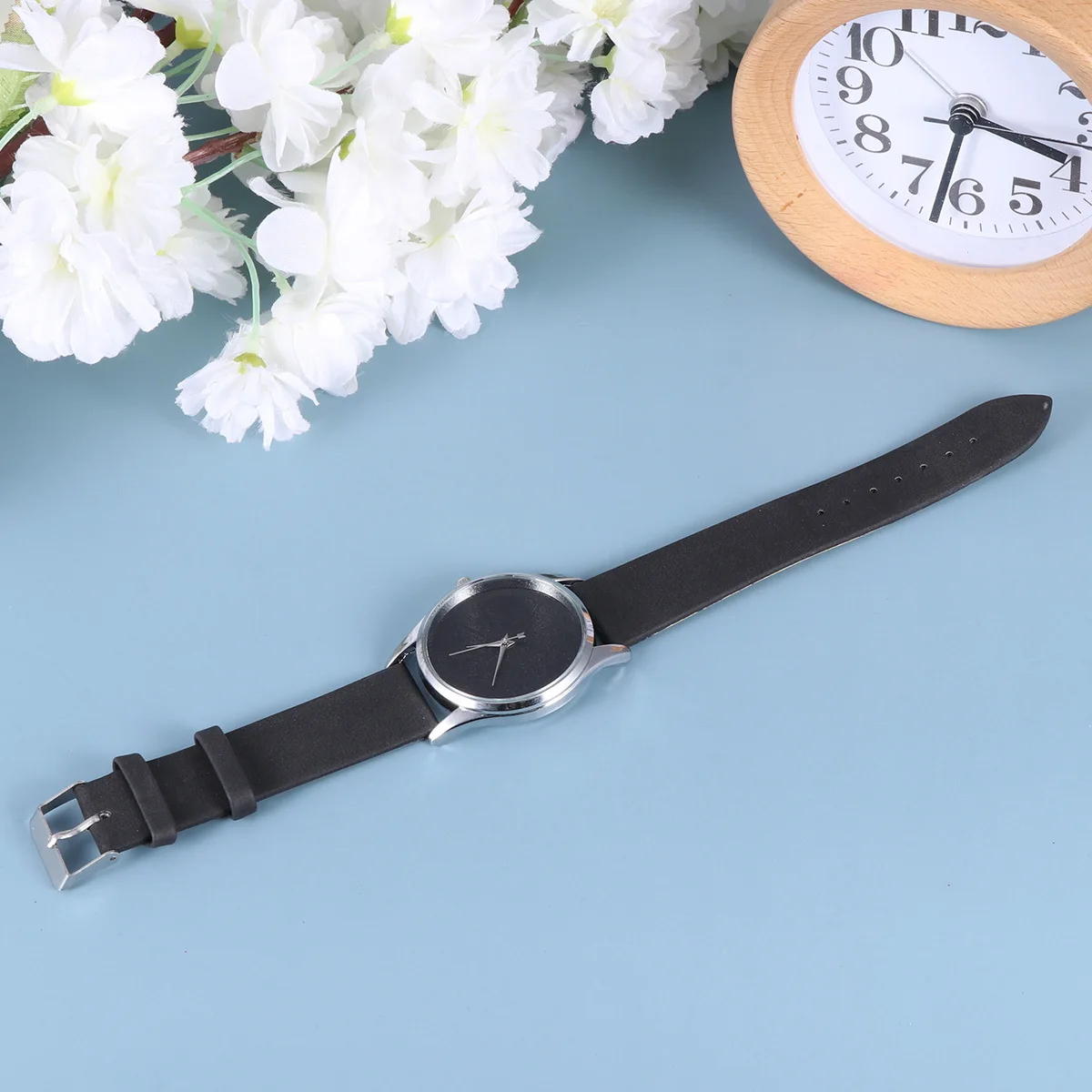 

Fashion Quartz Wristwatch Blue Thin Band Large Dial Minimalist Design Accurate Time Display for Women Quartz Watch