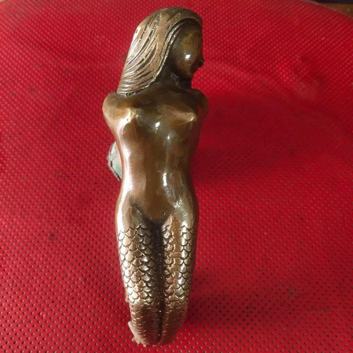 The pure copper mermaid cane head is finely crafted and measures Statues & Sculptures 15X10X3CM