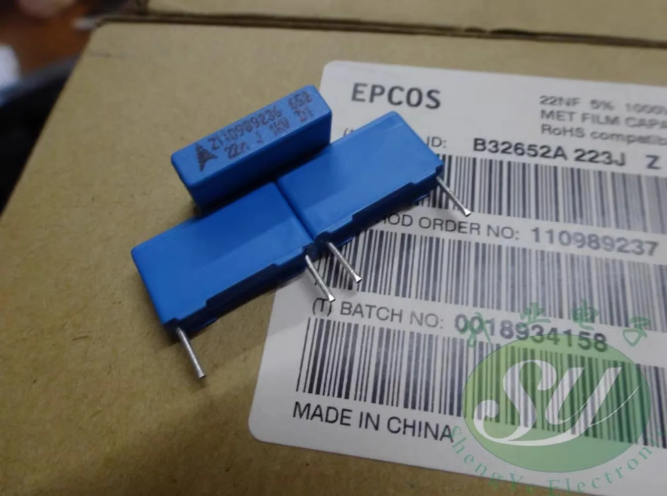 

10PCS EPCOS 0.022uf/1000v 22nf 223 New 15mm film capacitor B32652A223J