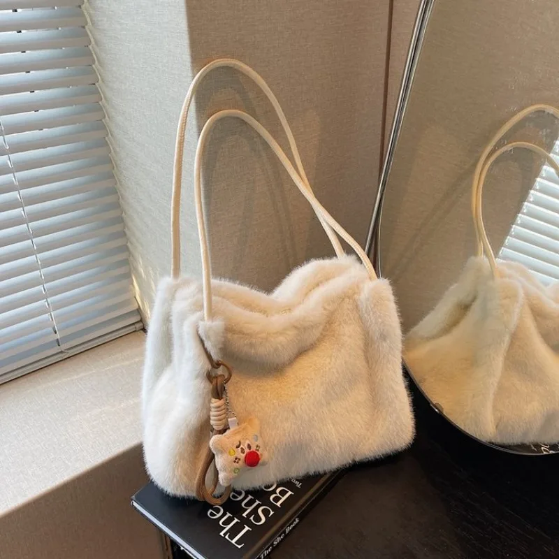 

Elegant Designer Leather Handbag For Women Luxury Crossbody Large Capacity Diaper Bag For Commuter Simple Textured Stylish Tote