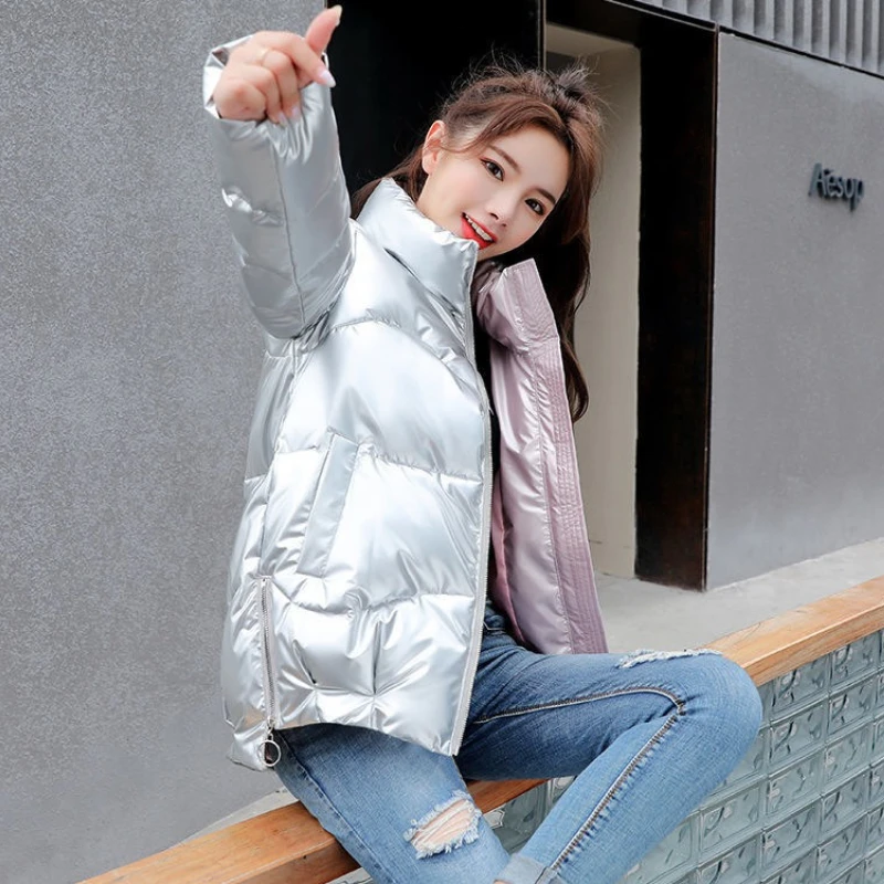 Glanzende katoenen gewatteerde kleding voor dames winter 2022, nieuwe grote, heldere lederen korte broodjas, comfortabele mode