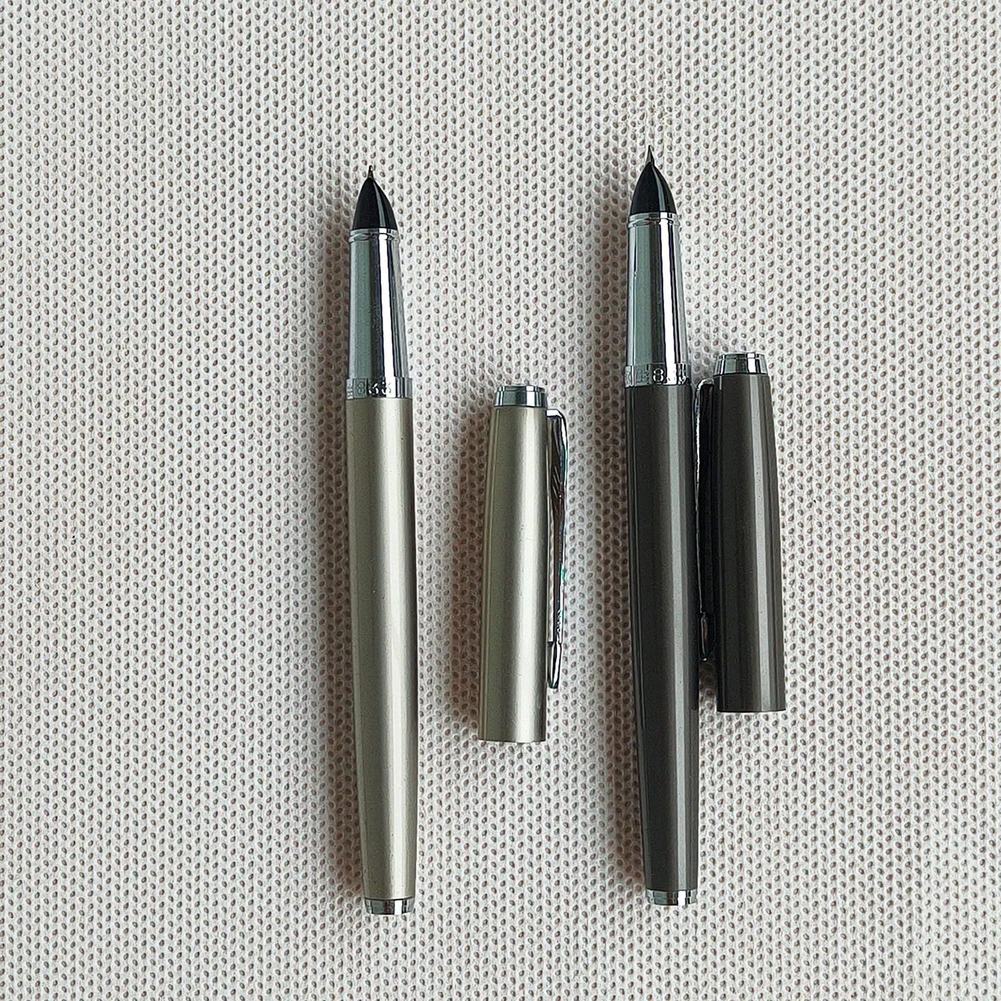 

Ручка-фонтан Yongsheng 833 (старая модель), короткая металлическая карманная ручка для тренировки письма, для учеников начальной школы, канцелярские товары