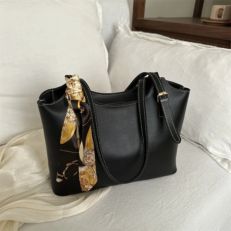 Premium silk scarf handbag 2025 spring new versatile ins shoulder armpit bag retro commuter tote bag