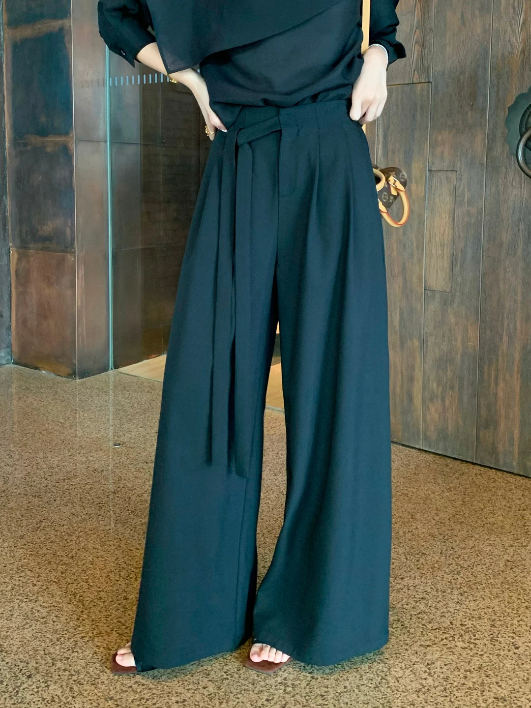 

Стильные повседневные брюки с широкими штанинами для женщин, весенние, для работы, с поясом, в корейском стиле, свободного кроя, прямые штанины