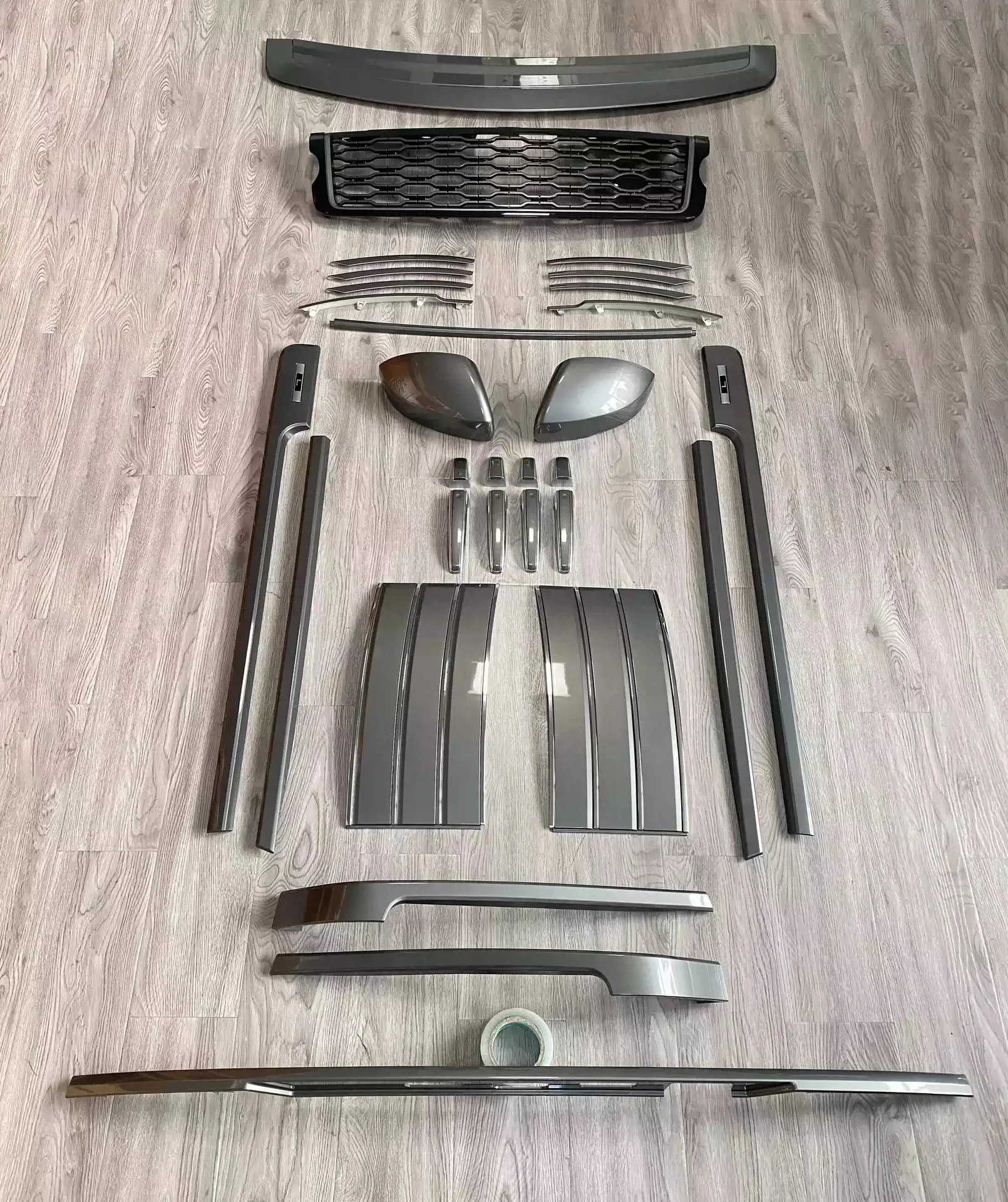 Immagine 4: Kit pannello di rivestimento Bofy con griglia nera completamente lucida per Range Rover Vogue L405 2013-2017