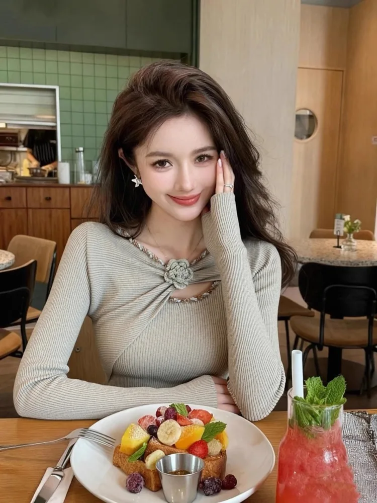 

Retro Asymmetric 3D Flower Knitted Base irt Women's Slim Fit Long Sve Hollow out Design Autumn Winter Top Korean Sle