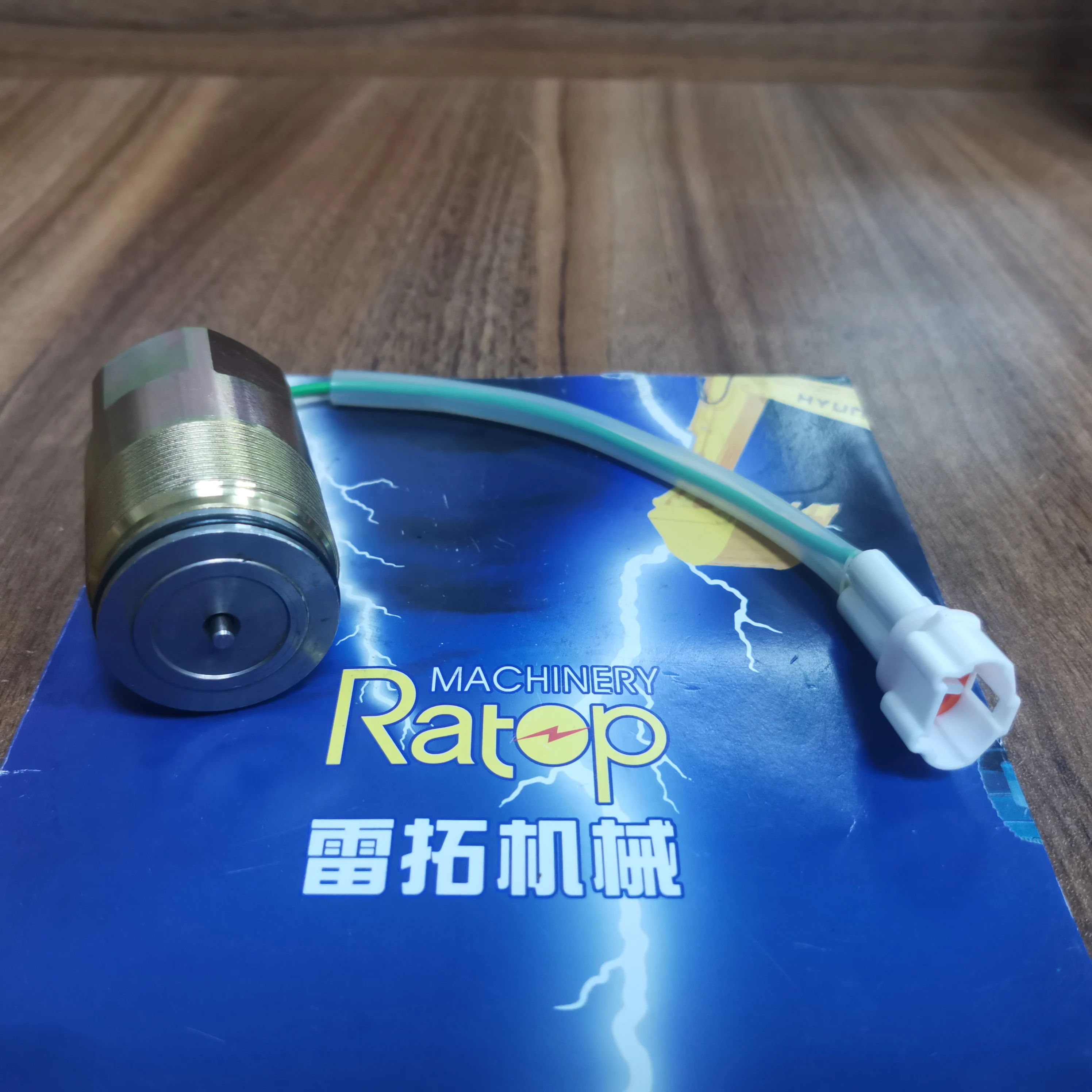 

Высококачественный электромагнитный клапан гидравлического насоса экскаватора DH220-5 K3V112 2436U1453S8 2436R884F1