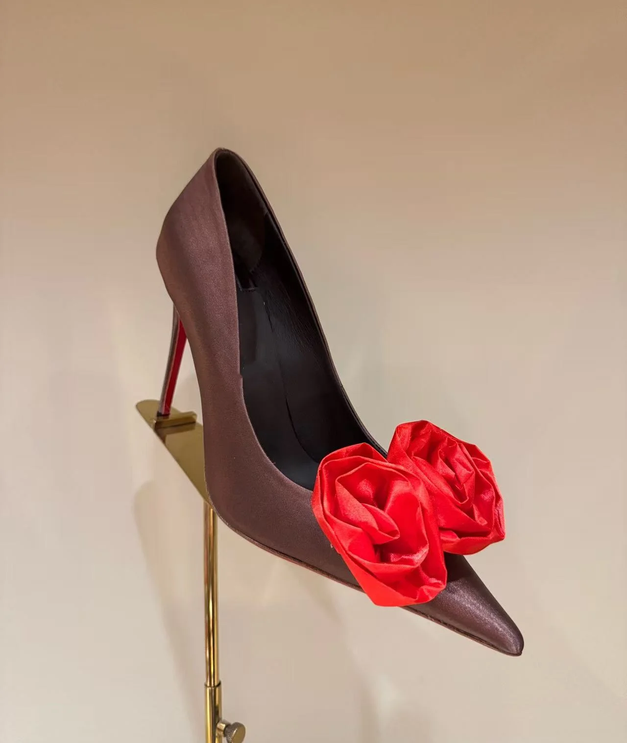 

Satin Pointed Toe Shallow Flowers Women Pumps Shoes Stiletto High Heels Slip On Design Large Size Fashion Party Shoes