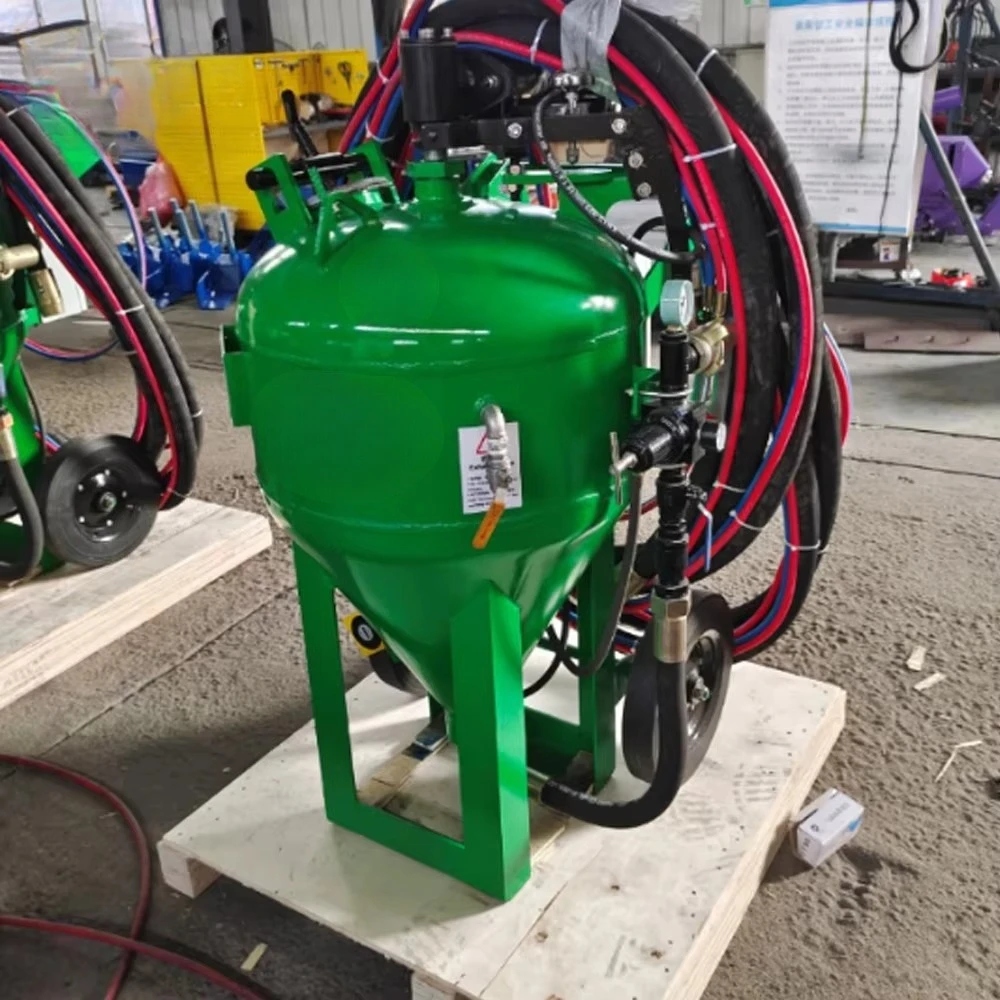 Industrial Abrasive Blaster Pot 150L-800L Pneumatic Sandblasting Equipment with Gauge and Hose