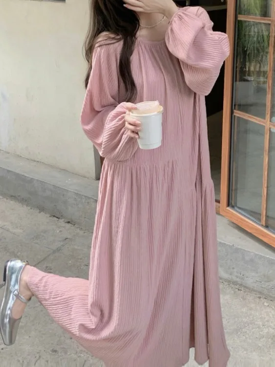 핑크 롱 루즈 여성 드레스 한국 스타일 세련된 비대칭 디자인 라운드 넥 주름 질감 A라인 스커트 출퇴근복