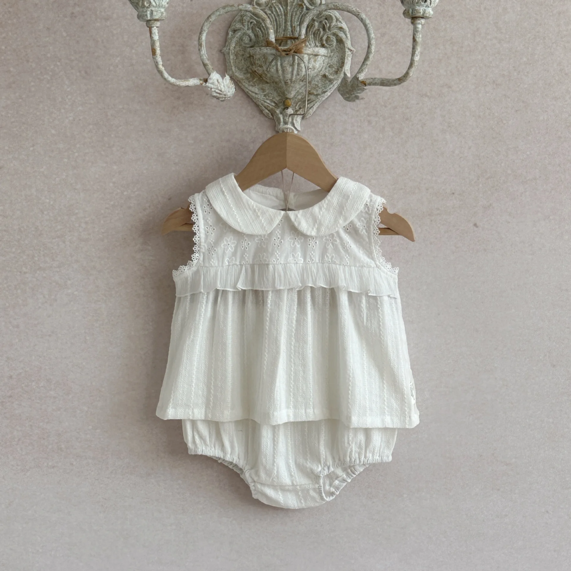 

2026 Summer New Baby Girl Sleeveless Clothes Set Cute Infant Girl Lapel Tops + Shorts 2pcs Suit Toddler Cotton Outfits