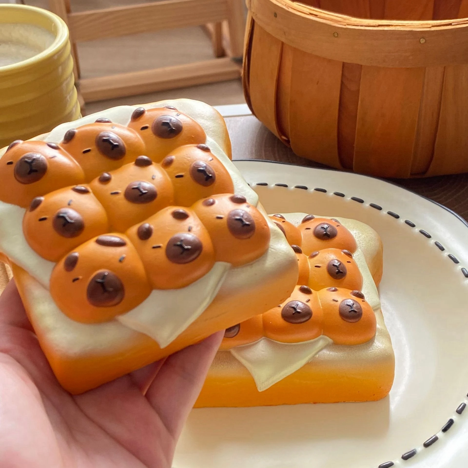 Weihnachtsgeschenke Capybara Toast Brot Langsam steigendes Quetschspielzeug Pop Bubble Stress Relief Squishy Toys