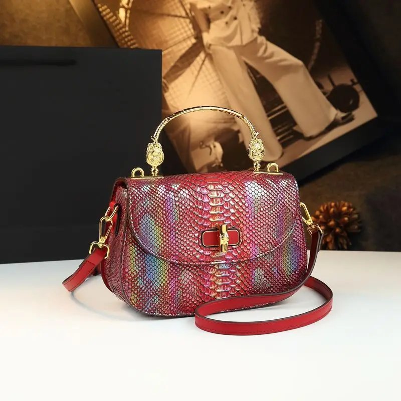 

Minimalist Designer Handbag For Women Luxury Leather Crossbody Large Capacity Elegant Diaper Bag Stylish Commuter Textured