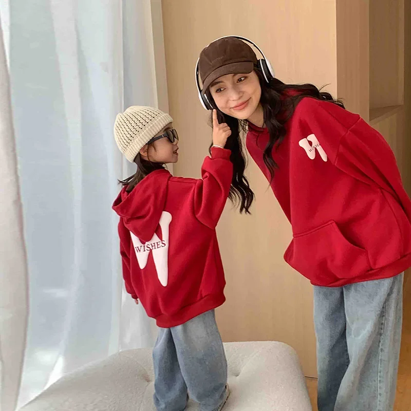 New Year Family Winter Red Hooded Sweatshirt Father Mother and Children Warm Hoodies Mom Dad and Daughter Son Matching Clothes