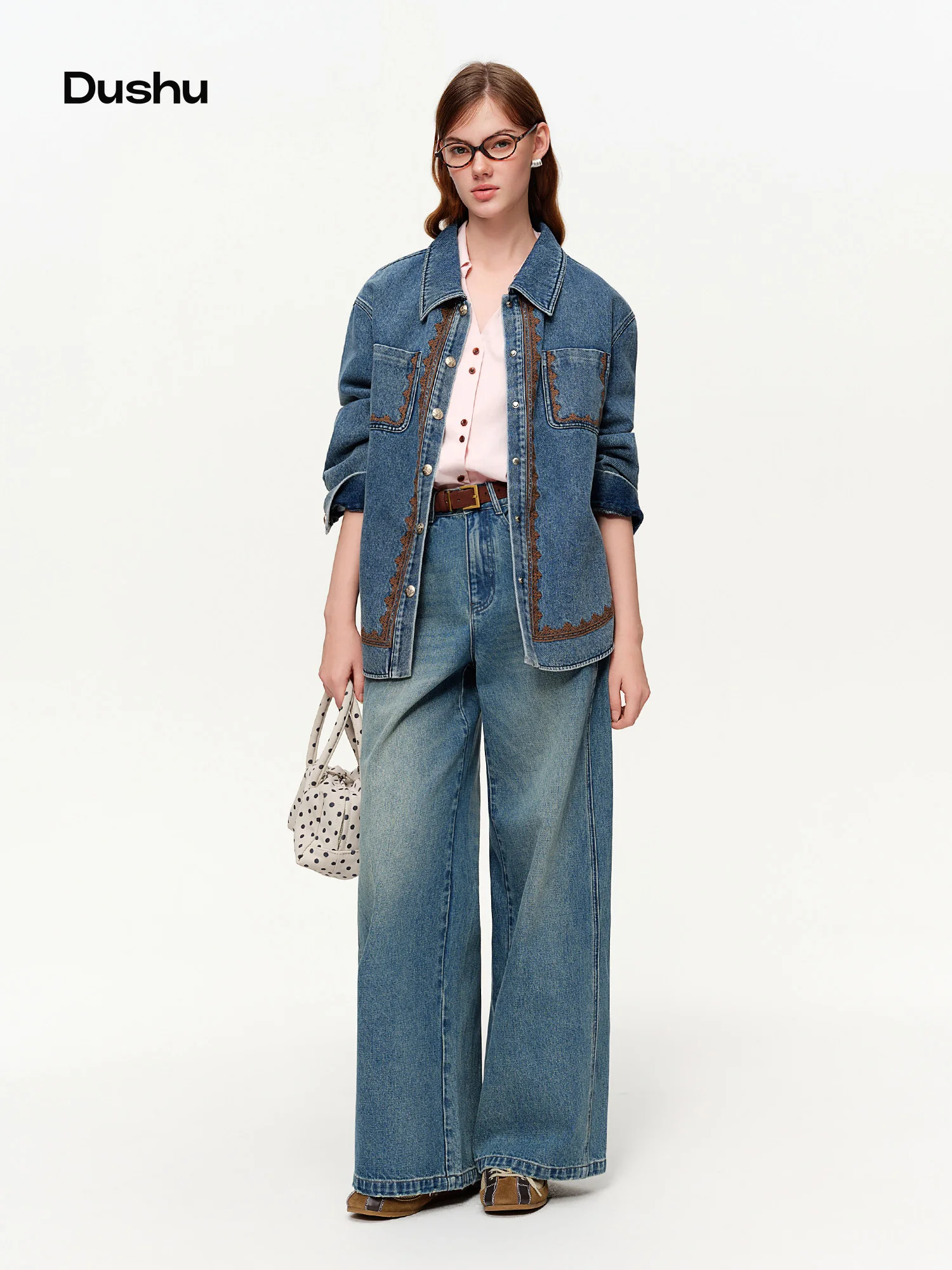 

DUSHU Blue Contrast Embroidered Lace Denim Jacket 2026 Spring New Arrival Stylish Denim Outerwear Women Long Sleeved Cotton Coat