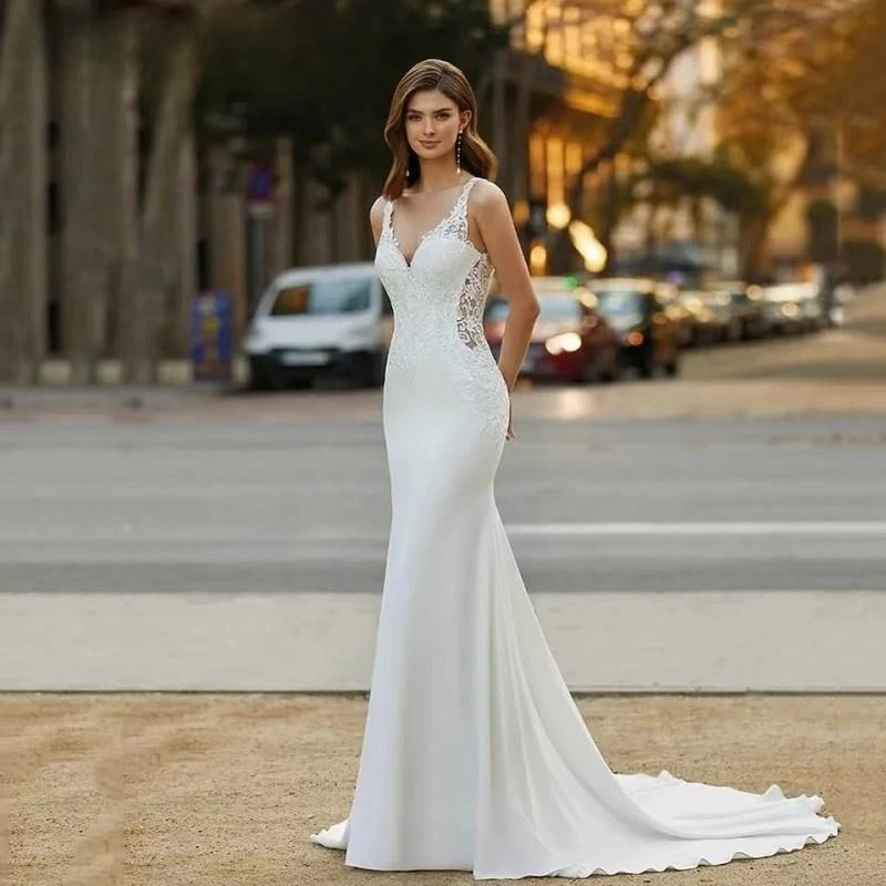 

Morden Lace Satin Wedding Dress V Neck Sleeveless Long Bridal Gown 2023 Luxury Button Court Train Customize To Measures Stunning