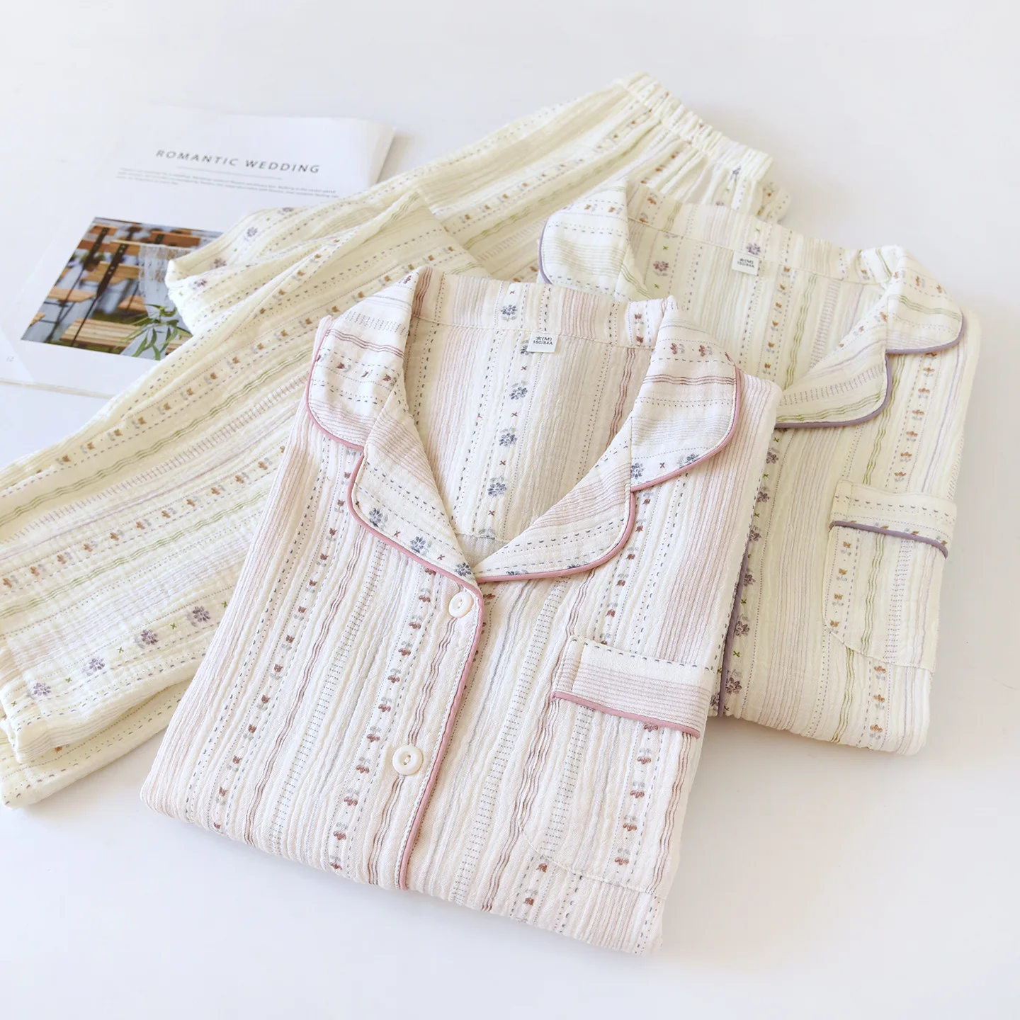 

Women's Striped Floral Pajamas Long Sleeve Long Pants 2 Piece Set of Cotton Ladies Crepe Home Furnishing Set